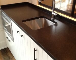 4 inch granite backsplash behind kitchen countertop