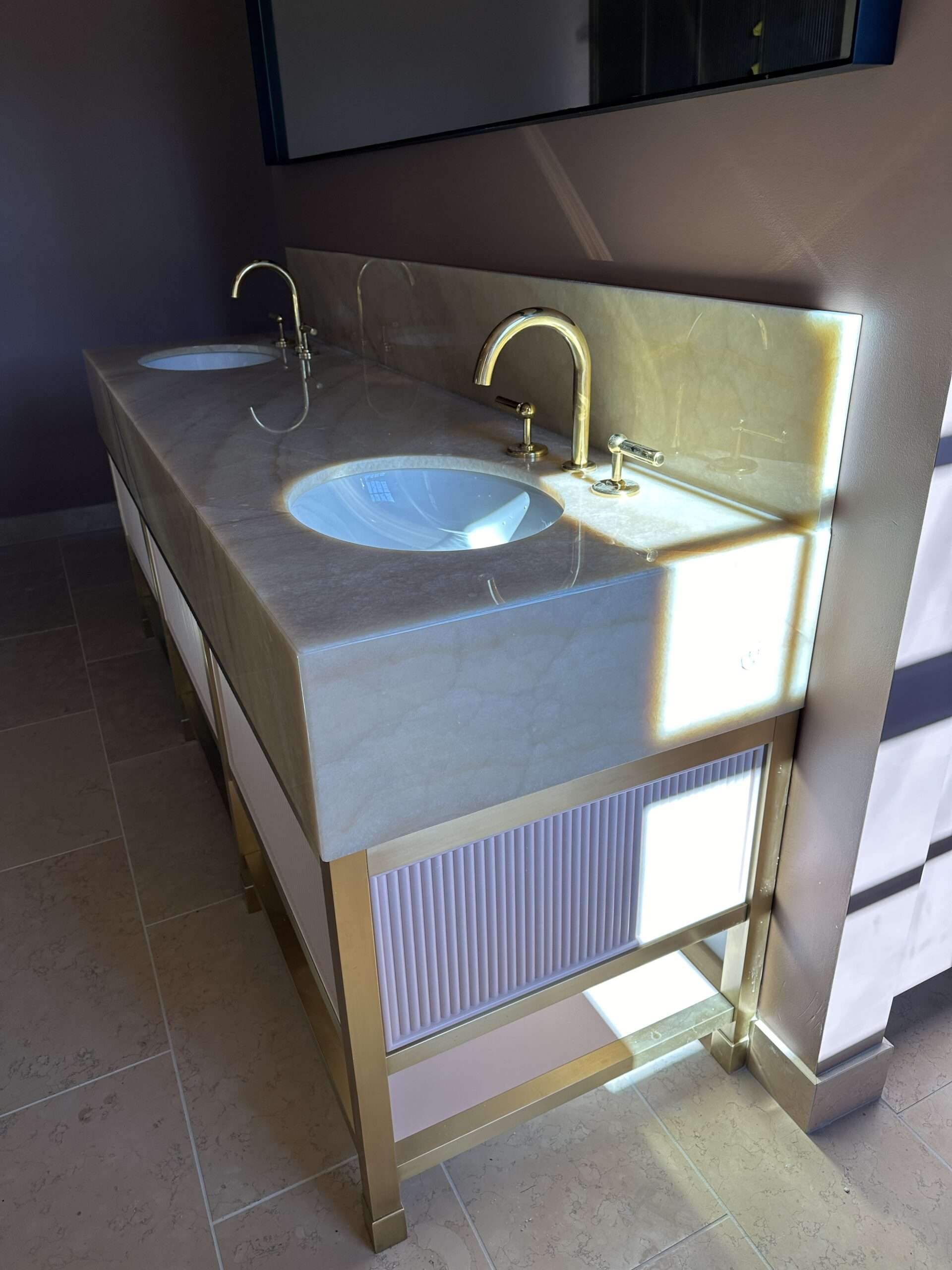 Custom sink install detail